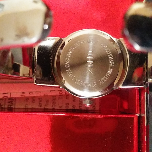 Accutime Christmas Watch - Picture 3 of 5